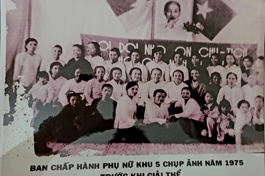 Phụ nữ Khu V anh hùng