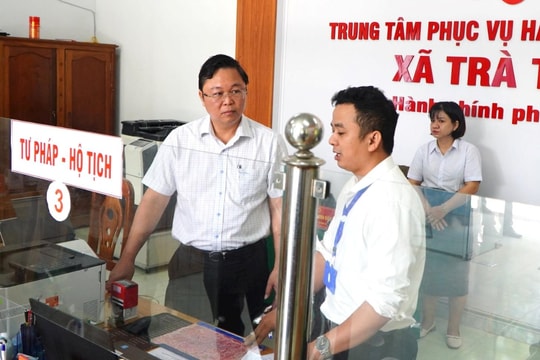 Giám sát giải quyết thủ tục hành chính, phòng chống thiên tai tại xã Trà Tân