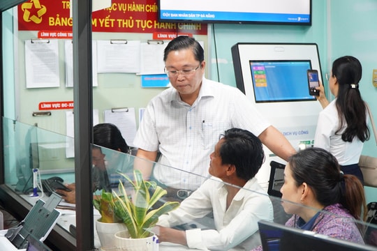 Từ khẩu hiệu đến hành động