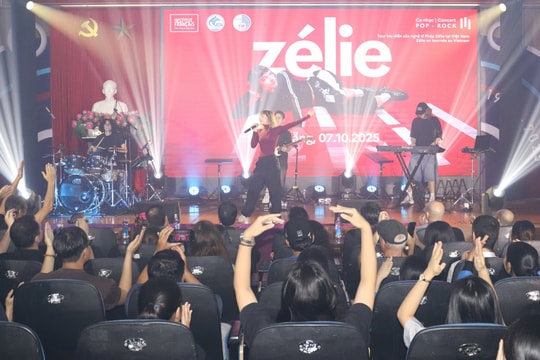 Zélie - quán quân giải thưởng FAIR 2024 Pháp biểu diễn tại Đà Nẵng