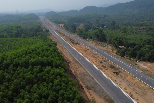 Over VND 1.6 trillion to be invested in road connecting Western Ring Road to La Son - Tuy Loan Expressway