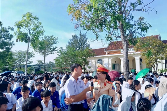 Tuyên truyền an toàn giao thông cho hơn 1.200 học sinh THPT