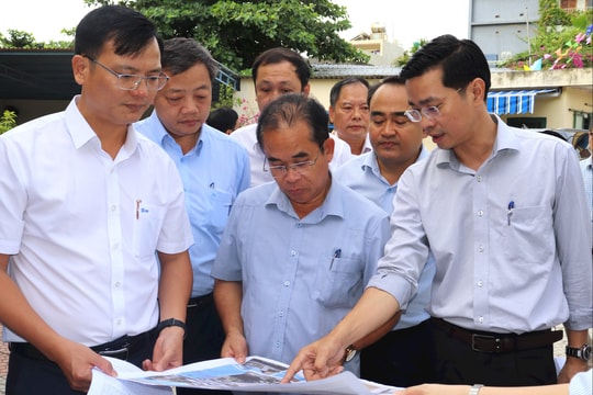 Lãnh đạo thành phố Đà Nẵng kiểm tra các công trình trường học