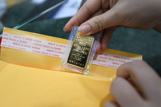 Giá vàng hôm nay 9/10/2025: Giá vàng nhẫn, vàng miếng cập nhật mới nhất