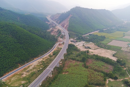Chủ đầu tư phản hồi tình trạng hư hỏng trên cao tốc La Sơn - Hòa Liên