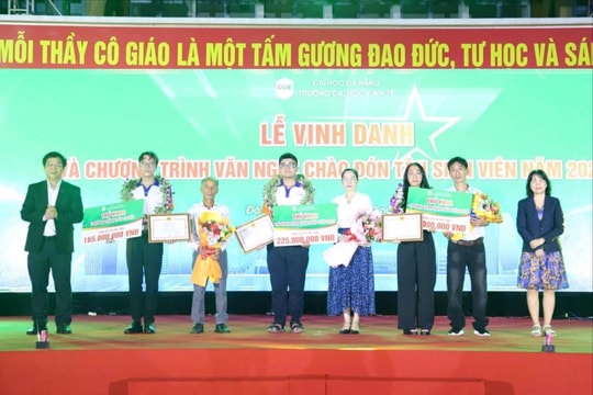 Trường Đại học Kinh tế Đà Nẵng trao học bổng hơn 10,5 tỷ đồng cho sinh viên