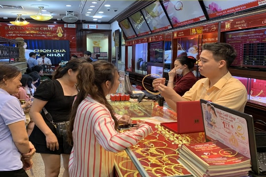 Giá vàng chiều nay 11/10/2025: Giá vàng nhẫn, vàng SJC, DOJI, Mi Hồng, PNJ cập nhật mới nhất