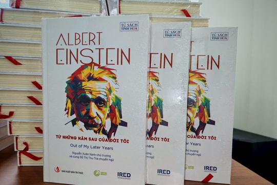 Einstein giữa đời thường
