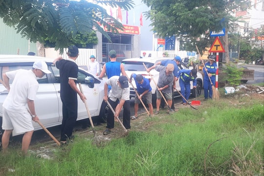 Phường Sơn Trà ra quân “Ngày Chủ nhật xanh - sạch - đẹp”