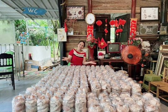 Gom yêu thương gửi về miền Bắc