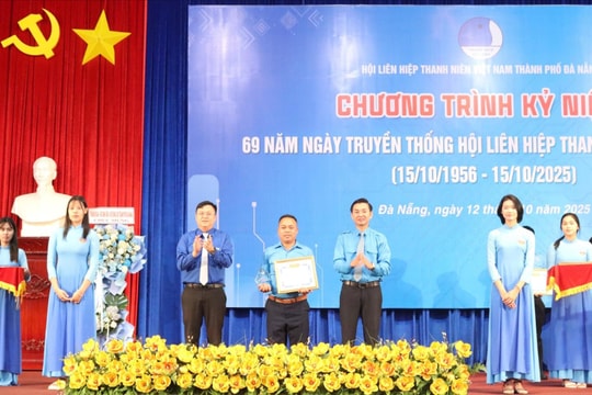 Trao giải thưởng “15 tháng 10”, “Thanh niên sống đẹp” cho 64 thanh niên tiêu biểu
