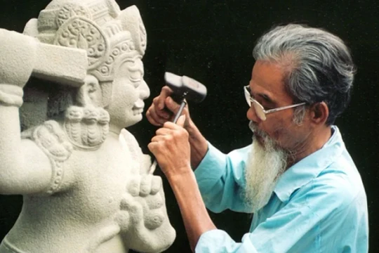 Lời thì thầm của đá