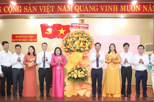 Bí thư Thành ủy Lương Nguyễn Minh Triết thăm, chúc mừng 95 năm ngày truyền thống công tác Dân vận của Đảng