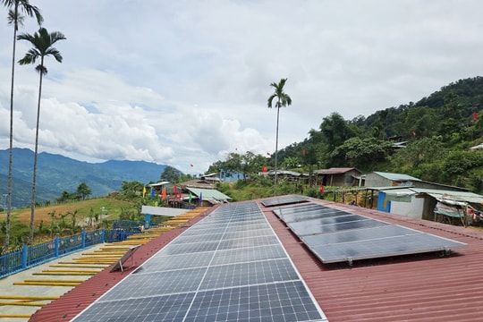 Khánh thành dự án "Đưa điện đến trường" tại xã Trà Tập