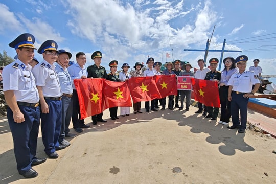 Tuyên truyền IUU cho bà con ngư dân đặc khu Lý Sơn, tỉnh Quảng Ngãi