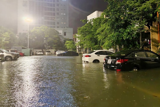 Lái xe an toàn trong mùa mưa bão