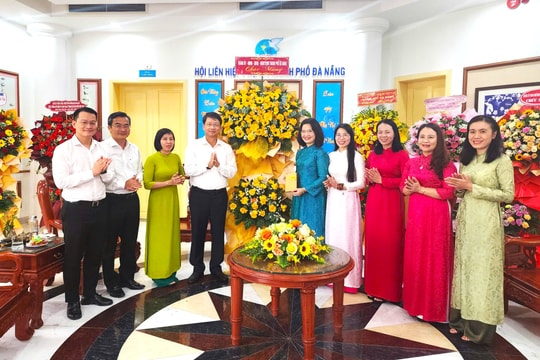 Phó Bí thư Thành ủy Ngô Xuân Thắng thăm, chúc mừng Hội Liên hiệp Phụ nữ thành phố Đà Nẵng