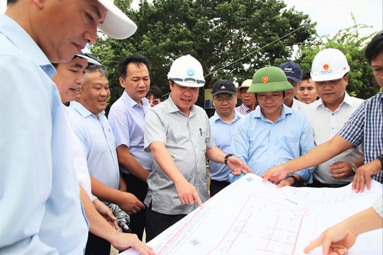 Lãnh đạo UBND thành phố kiểm tra thực tế Dự án đường sắt tốc độ cao Bắc - Nam