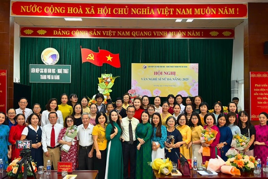 Đà Nẵng tôn vinh đóng góp của phụ nữ trong hoạt động văn học - nghệ thuật