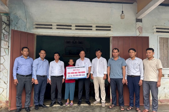 Ban Nội chính Thành ủy Đà Nẵng hỗ trợ sửa chữa nhà ở cho gia đình chính sách