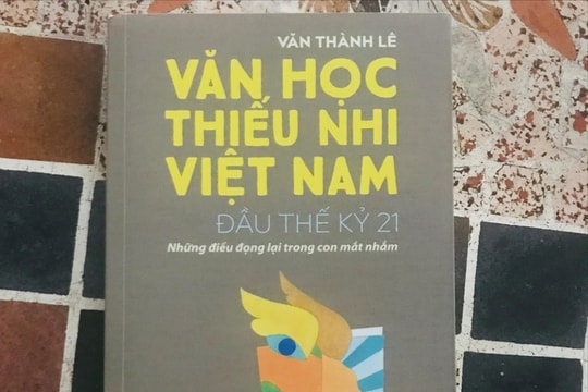 Đôi mắt nhìn văn học trẻ thơ