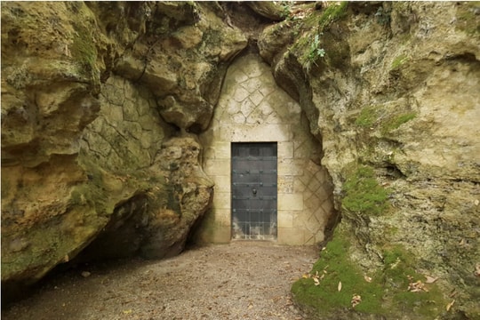 Hang động cổ nhất châu Âu lưu giữ nghệ thuật tiền sử