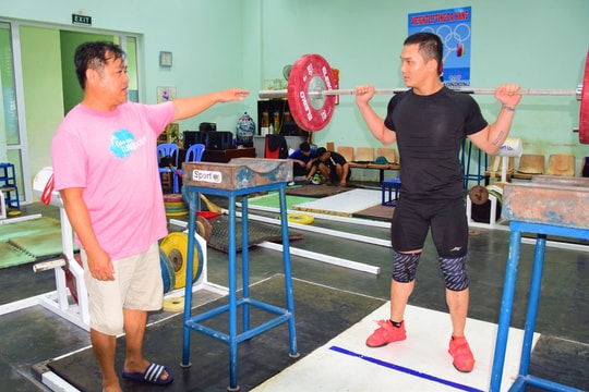 Hết mình với cử tạ Đà Nẵng