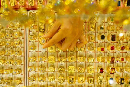 Giá vàng chiều nay 21/10/2025: Giá vàng SJC, BTMC, PNJ, Mi Hồng, vàng nhẫn, vàng thế giới