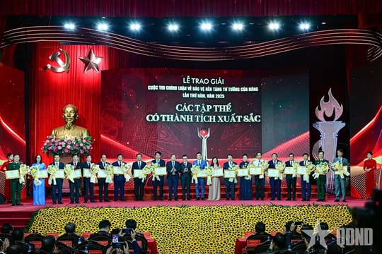 Trao giải Cuộc thi chính luận về bảo vệ nền tảng tư tưởng của Đảng lần thứ 5 - năm 2025: Thành phố Đà Nẵng đoạt giải Tập thể xuất sắc