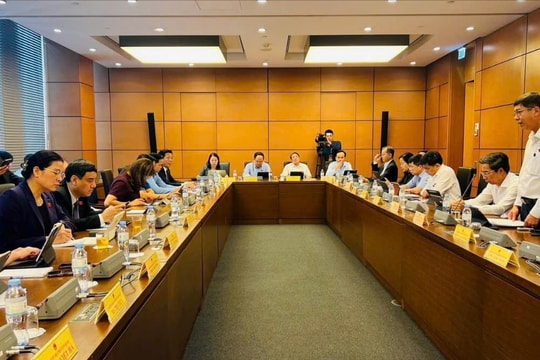 Đại biểu Quốc hội thành phố Đà Nẵng thảo luận Dự án Luật Hàng không dân dụng Việt Nam (sửa đổi)