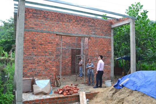 Tín dụng chính sách xóa nhà tạm: Nhìn từ phòng giao dịch Đông Giang