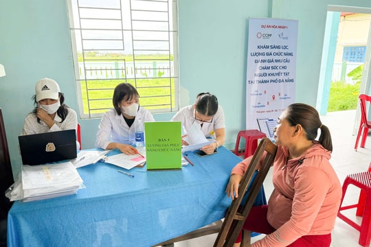 Đồng hành chăm sóc người khuyết tật tại nhà