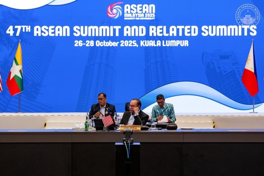ASEAN đón thành viên mới trong hội nghị lịch sử