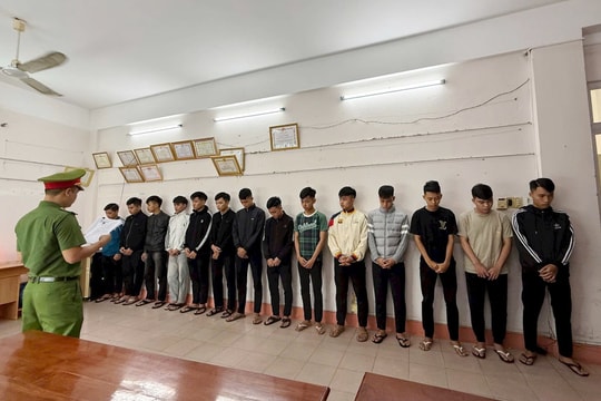 Bắt tạm giam nhóm thanh thiếu niên gây rối trật tự công cộng