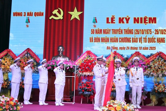 Vùng 3 Hải quân đón nhận Huân chương Bảo vệ Tổ quốc hạng Nhất