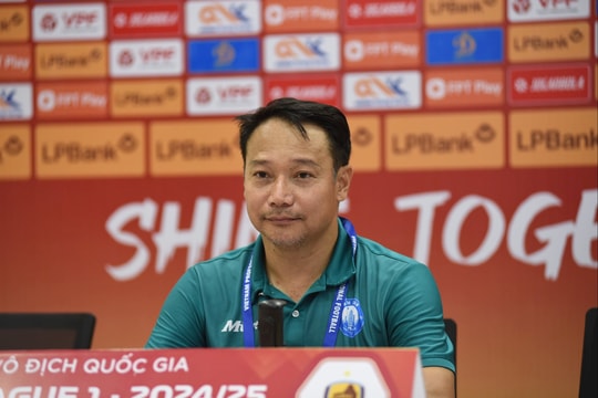 Huấn luyện viên Vũ Hồng Việt và giấc mơ “ăn ba” cùng Thép Xanh Nam Định dang dở