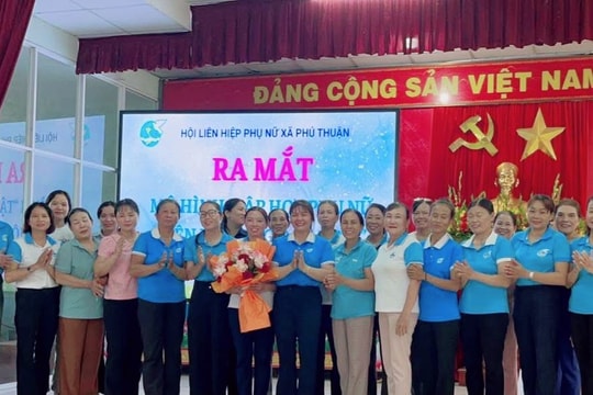 "Tập hợp phụ nữ trên không gian mạng"