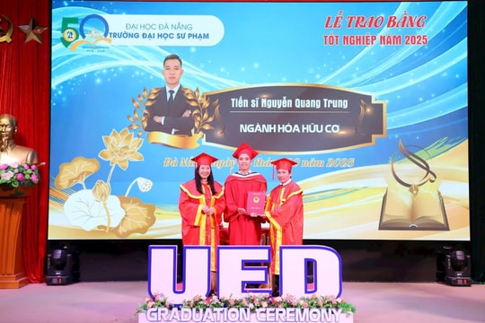 Trường Đại học Sư phạm Đà Nẵng trao bằng tiến sĩ, thạc sĩ năm 2025