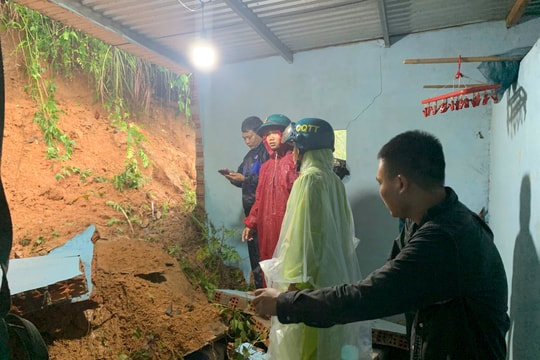 Mưa lớn gây sạt lở tại nhiều khu vực miền núi Đà Nẵng