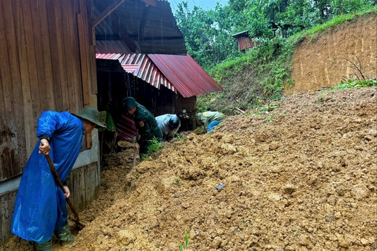Miền núi đảm bảo sơ tán người dân vùng sạt lở đến nơi an toàn