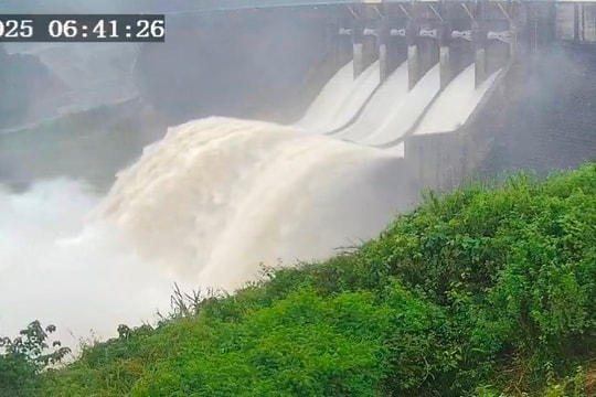 Lũ trên các sông Vu Gia, Thu Bồn tiếp tục dâng lên