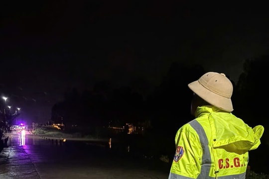 Cảnh báo 113 điểm ngập úng, chia cắt giao thông trên các tuyến huyết mạch