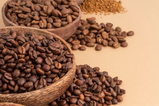 Giá cà phê hôm nay 28/10: Quay đầu "rụng" 1.500 đồng/kg, arabica “rớt thảm”