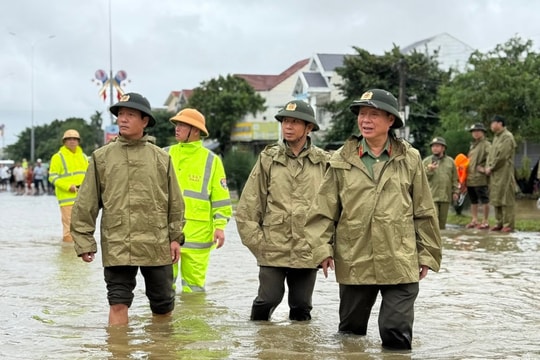 Giám đốc Công an thành phố Đà Nẵng kiểm tra, chỉ đạo công tác ứng phó mưa lũ