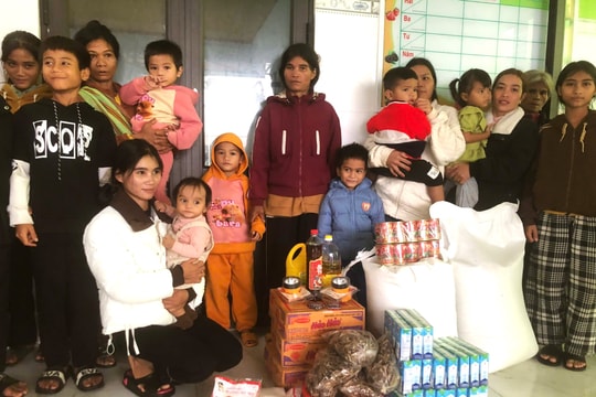 Cùng nhau vượt qua gian khó