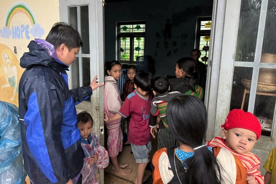 Trà Leng nỗ lực thông tuyến, bảo đảm an toàn cho người dân sau mưa lũ