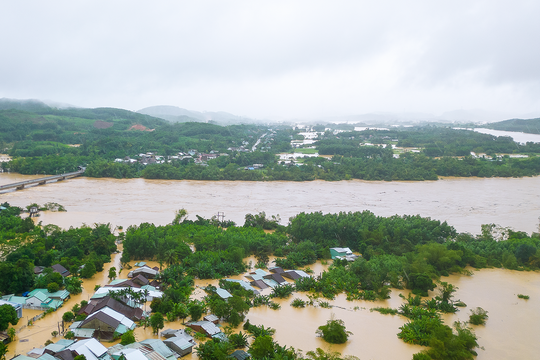 Xã Hiệp Đức huy động toàn lực hỗ trợ người dân bị ảnh hưởng do lũ lụt