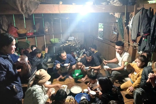 Ứng phó mưa lũ: Linh hoạt hỗ trợ nhân dân