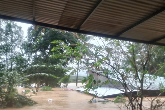 Xã Trà Tân có hơn 30 căn nhà bị đổ sập, cuốn trôi, vùi lấp hoàn toàn