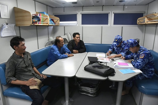 Bắt giữ 2 tàu cá vi phạm khai thác IUU